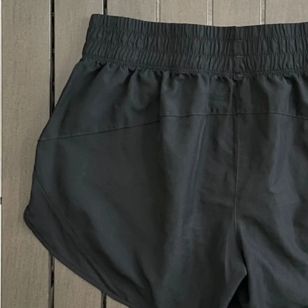 ATHLETIC WORKS ATHLEISURE EXERCISE RUNNING SHORTS!! - Picture 4 of 5